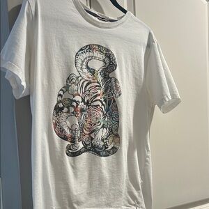 Robert Graham White Graphic T-Shirt with Tiger Snake Animal Design